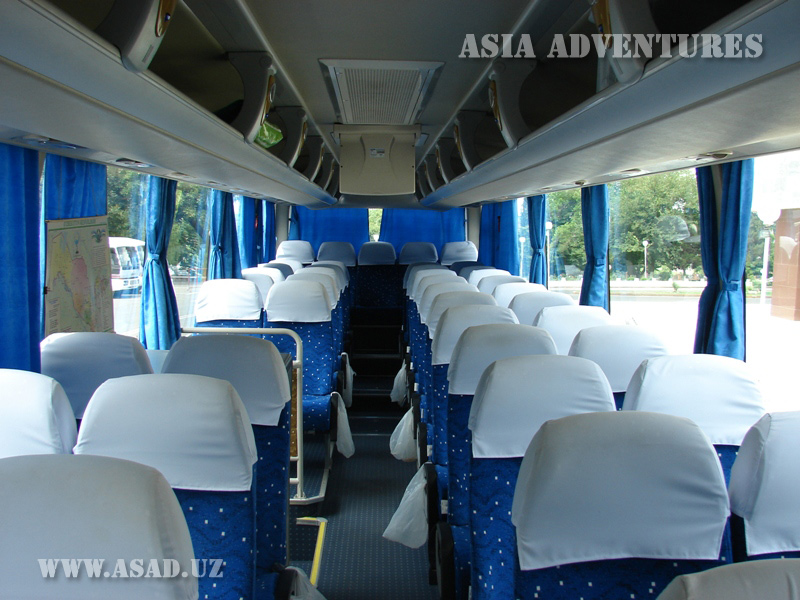 Туристический автобус Ютонг, 45 мест, кондиционер, туалет, холодильник, видеосистема, аудиосистема, диспенсер воды, ремни безопасности